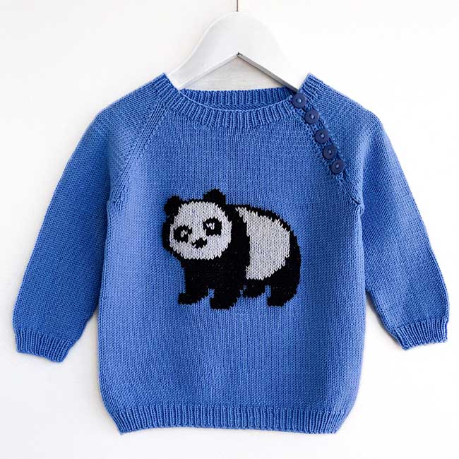 Panda Sweater med broderet motiv - strikkeopskrift 0-3