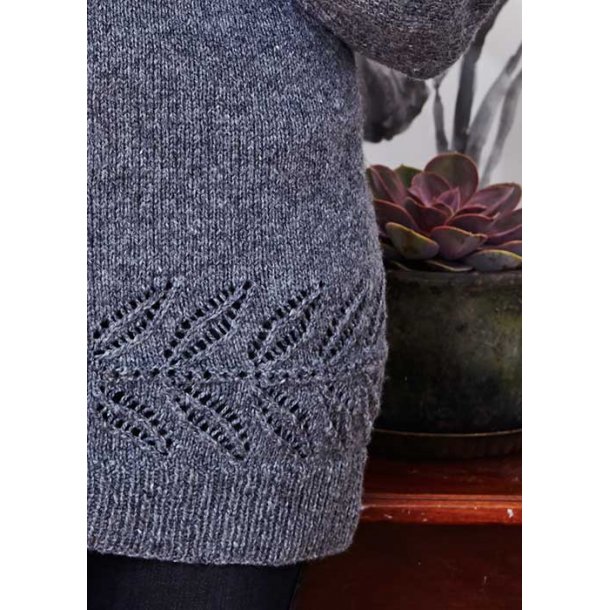 Celeste Lang Cardigan med bladbort - strikkeopskrift til download