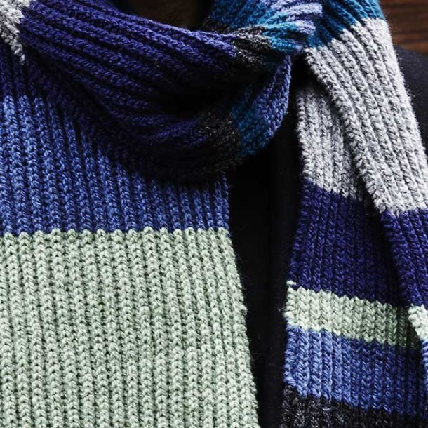 Halstrklde med striber - strikkeopskrift 